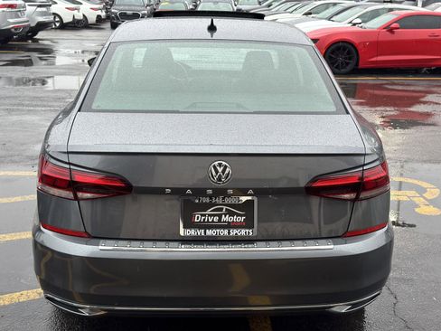 Used 2021 Volkswagen Passat 2.0T SE FWD image 8