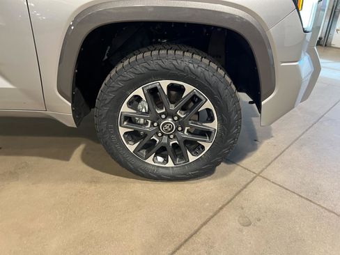 Used 2024 Toyota Tundra Limited image 41