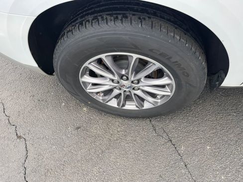 Used 2024 Buick Enclave Premium image 36