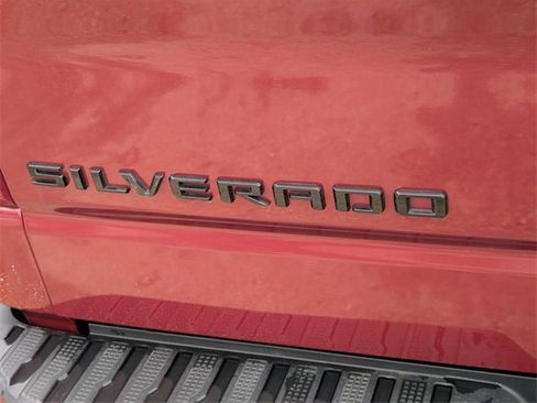 Used 2020 Chevrolet Silverado 1500 Custom w/ Custom Value Package image 8