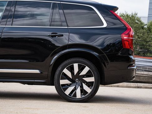 Certified 2024 Volvo XC90 T8 Plus w/ Protection Package AWD/4WD image 4