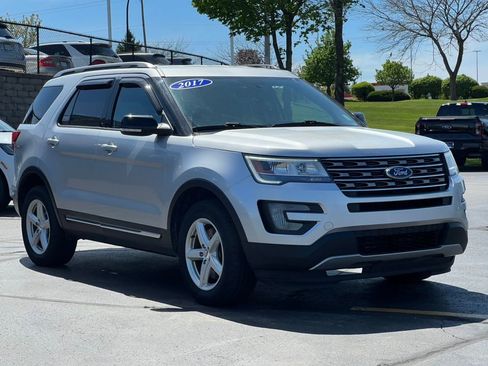 Certified 2017 Ford Explorer XLT AWD/4WD image 34