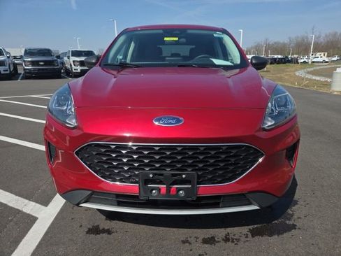 Used 2022 Ford Escape SE image 3