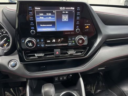 Used 2021 Toyota Highlander XSE AWD/4WD image 19