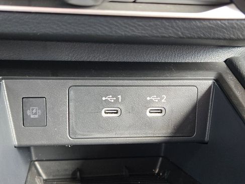 Used 2025 Nissan Kicks SV AWD/4WD image 23