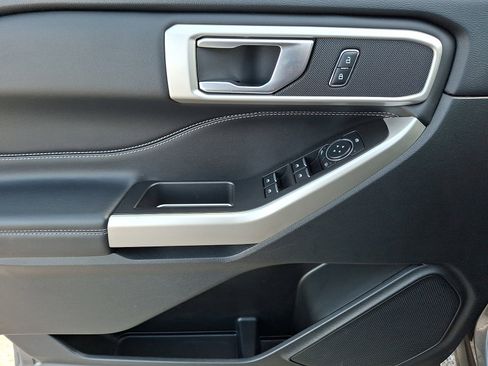 Certified 2023 Ford Explorer XLT w/ Equipment Group 202A image 15