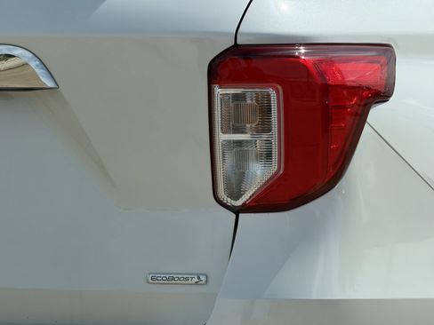 Used 2020 Ford Explorer Limited w/ Class III Trailer Tow Package RWD image 11