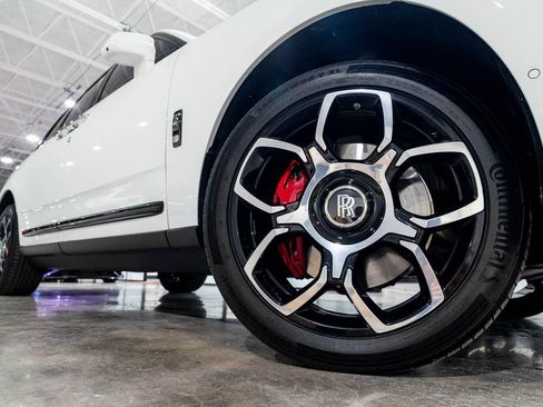 Used 2022 Rolls-Royce Cullinan Black Badge AWD/4WD image 75