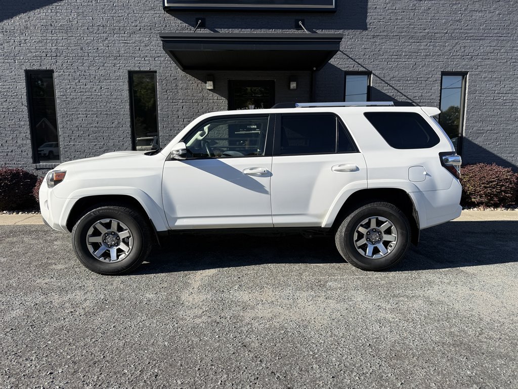 Used 2016 Toyota 4Runner Trail Premium AWD/4WD image 3