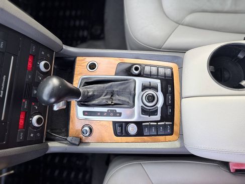 Used 2010 Audi Q7 TDI Prestige AWD/4WD image 17