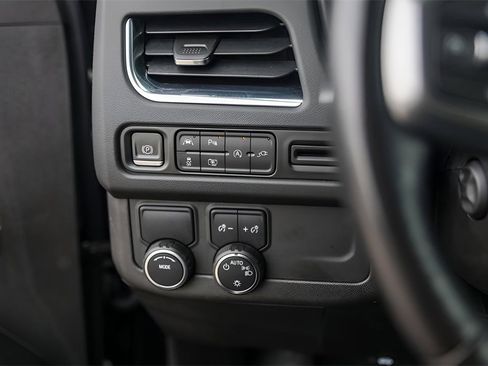 Used 2022 Chevrolet Tahoe LT w/ Luxury Package image 15