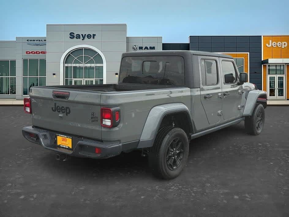 Used 2023 Jeep Gladiator Sport AWD/4WD image 7