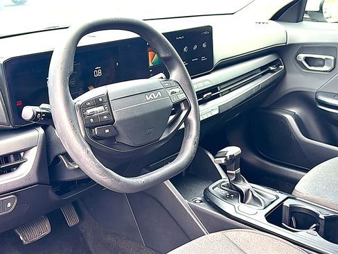 Used 2025 Kia K4 FWD image 12