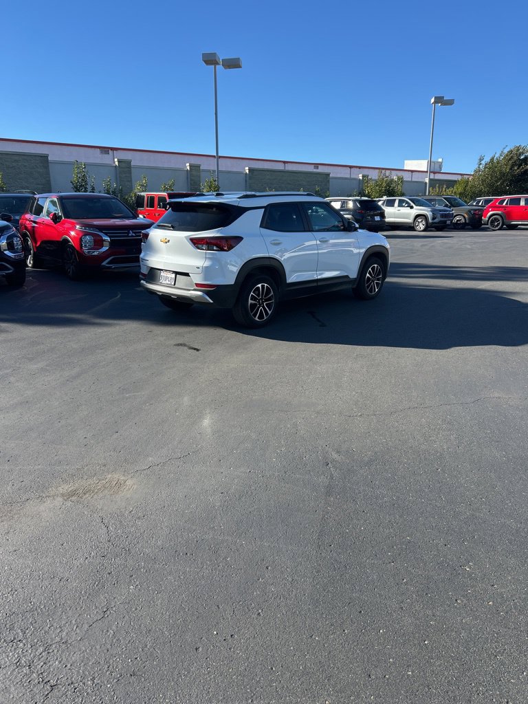 Used 2025 Chevrolet TrailBlazer LT AWD/4WD image 6