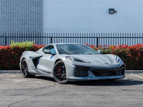 Used 2024 Chevrolet Corvette Z06 w/ Battery Protection Package image 5