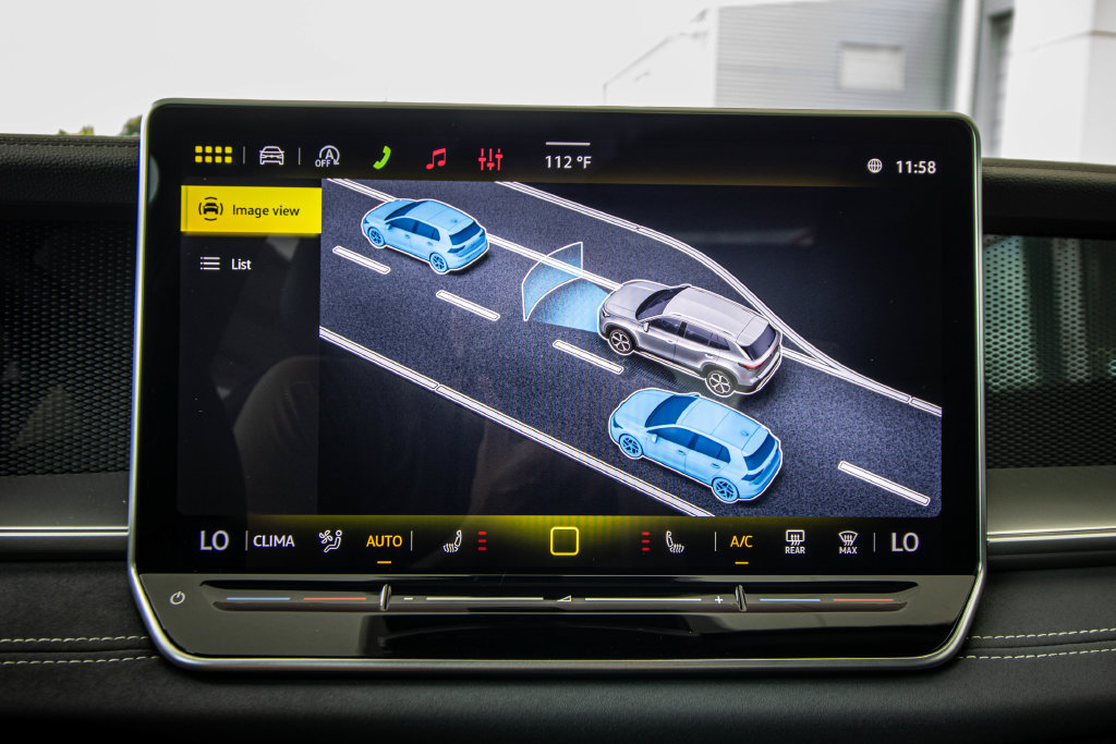 New 2026 Volkswagen Tiguan SE R-Line FWD image 42
