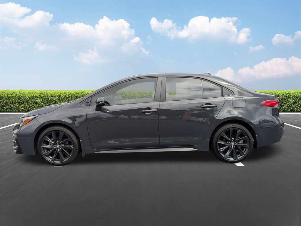 Used 2026 Toyota Corolla SE FWD image 8
