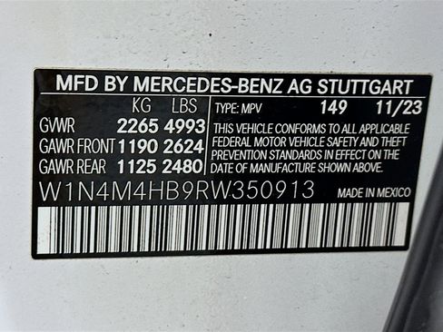 Used 2024 Mercedes-Benz GLB 250 4MATIC w/ Driver Assistance Package image 38