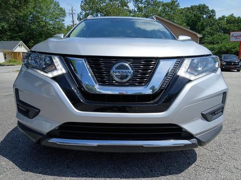 Used 2019 Nissan Rogue SV FWD image 3