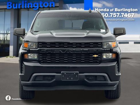 Used 2020 Chevrolet Silverado 1500 Custom w/ Custom Value Package AWD/4WD image 10
