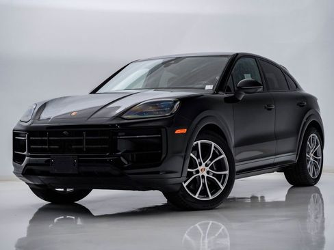 Certified 2025 Porsche Cayenne Coupe image 1