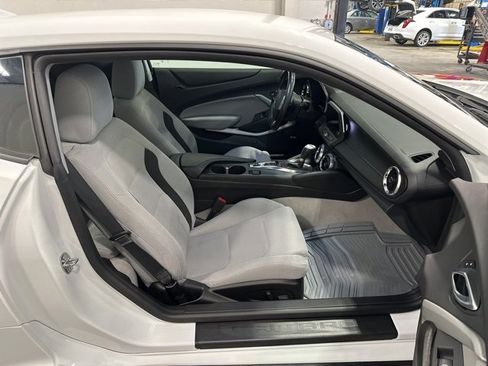 Used 2023 Chevrolet Camaro LT w/ Technology Package image 12