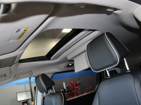 Used 2025 Honda Odyssey Elite image 47