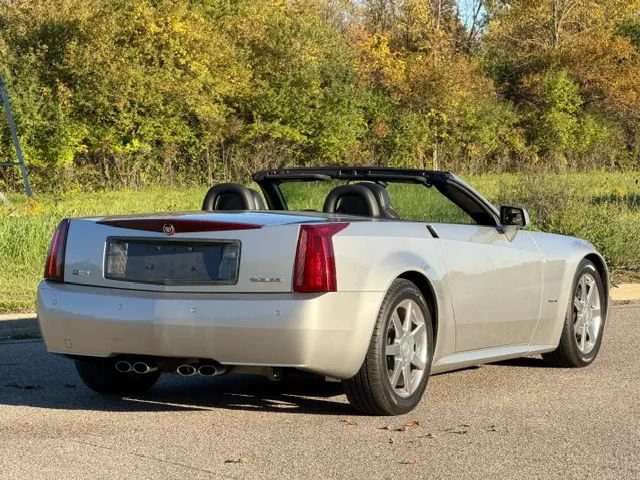 Used 2004 Cadillac XLR RWD image 38