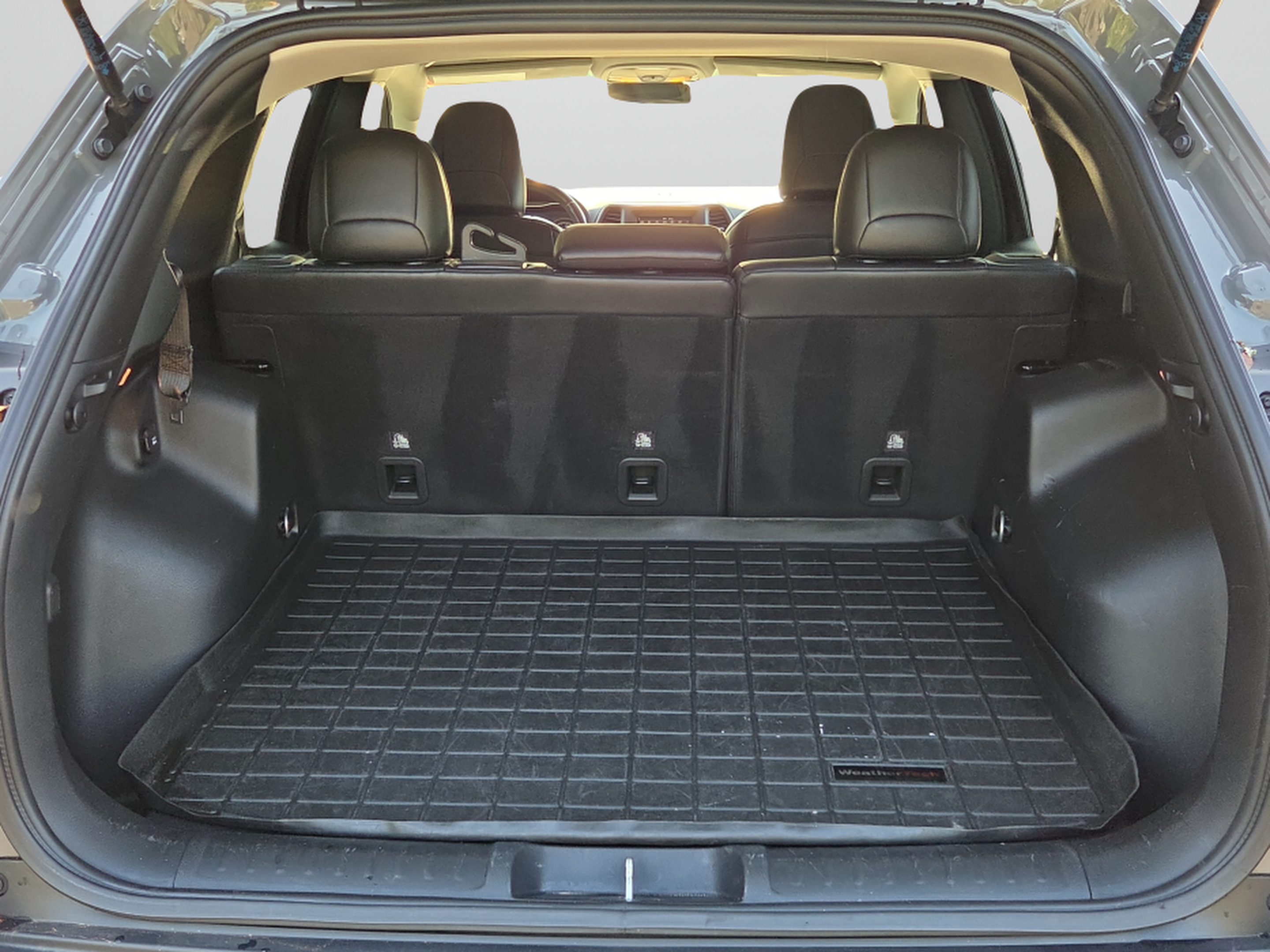 Used 2019 Jeep Cherokee Latitude Plus FWD image 13