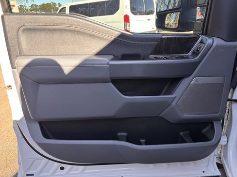 Used 2021 Ford F150 Lariat w/ Equipment Group 502A High image 10