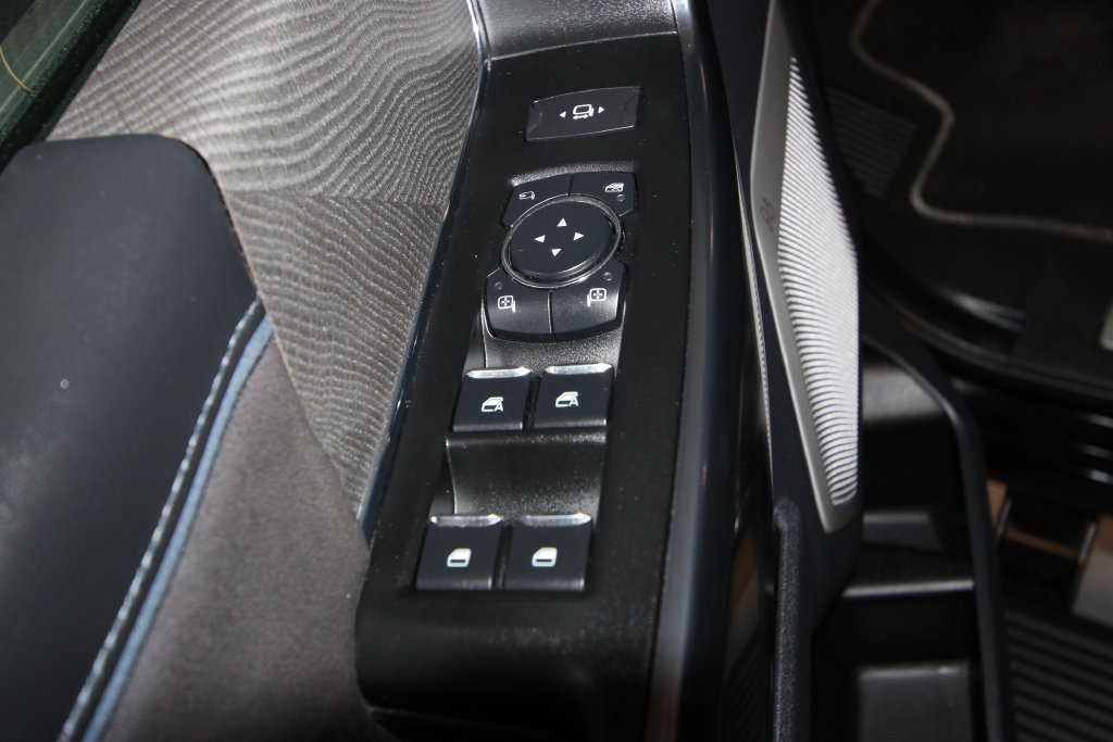 Used 2025 Ford F250 Platinum AWD/4WD image 6