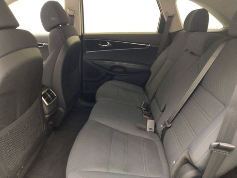 Used 2017 Kia Sorento AWD image 18