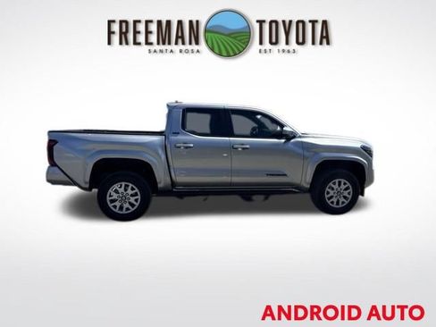 Used 2025 Toyota Tacoma SR5 AWD/4WD image 4