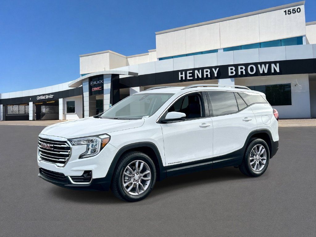 Used 2023 GMC Terrain SLT FWD image 1