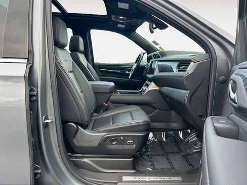 Used 2021 GMC Yukon Denali image 10