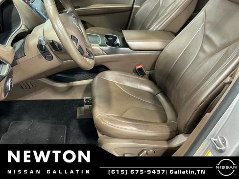 Used 2016 Lincoln MKX Reserve w/ Technology Package FWD image 3