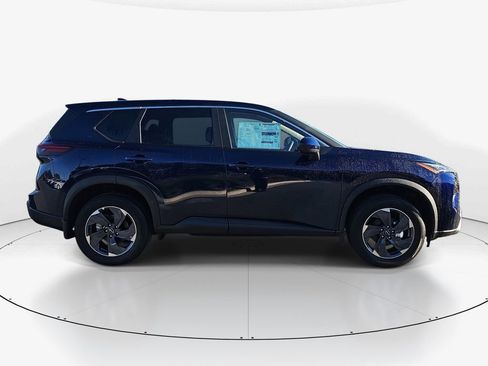 New 2026 Nissan Rogue SV FWD image 5