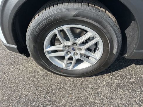 New 2026 Ford Explorer Active image 16