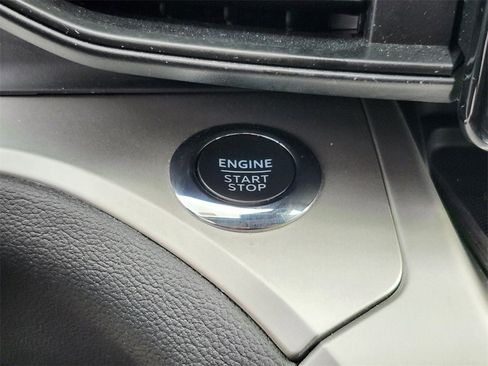 Used 2022 Ford Explorer XLT image 26