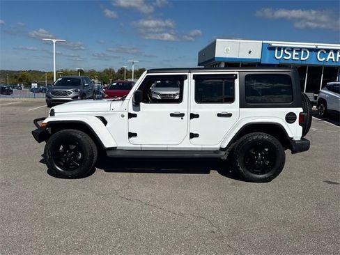 Used 2020 Jeep Wrangler Unlimited Sahara image 3