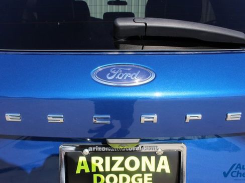 Used 2022 Ford Escape SEL image 18