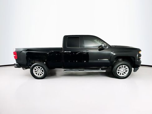 Used 2018 Chevrolet Silverado 1500 Custom w/ Custom Value Package image 10