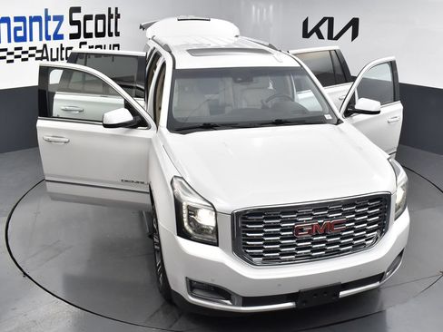 Used 2019 GMC Yukon Denali w/ Denali Ultimate Package AWD/4WD image 29