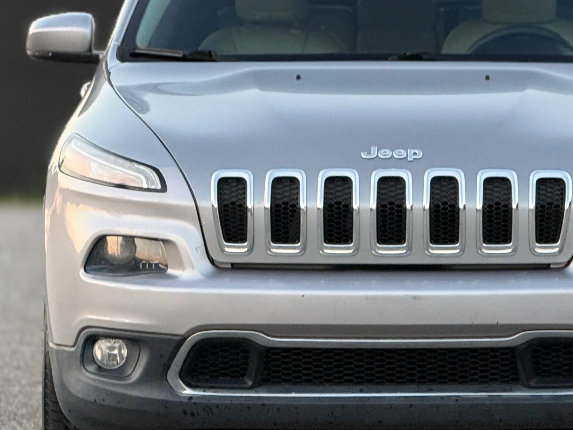 Used 2016 Jeep Cherokee Limited w/ Trailer Tow Group AWD/4WD image 11