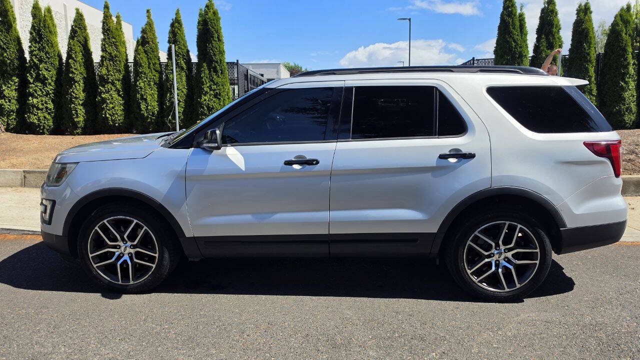 Used 2016 Ford Explorer Sport w/ Equipment Group 401A AWD/4WD image 8