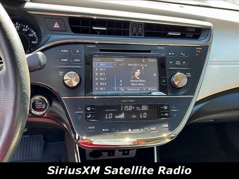 Used 2018 Toyota Avalon XLE Premium w/ All Weather Liner Package FWD image 5