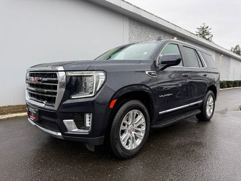Used 2024 GMC Yukon SLT image 1