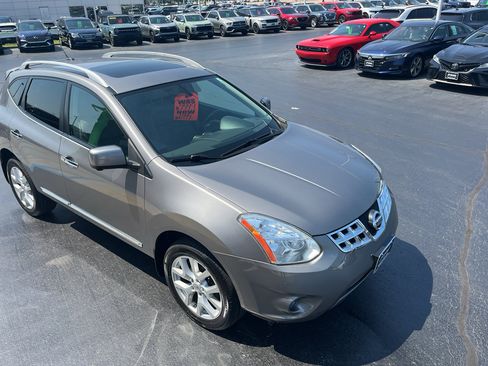 Used 2013 Nissan Rogue SL AWD/4WD image 5
