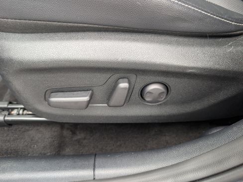 Used 2022 Kia Niro EX w/ Cold Weather Package FWD image 19