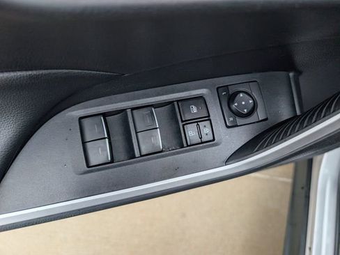 Used 2022 Toyota RAV4 XLE w/ Convenience Package AWD/4WD image 22